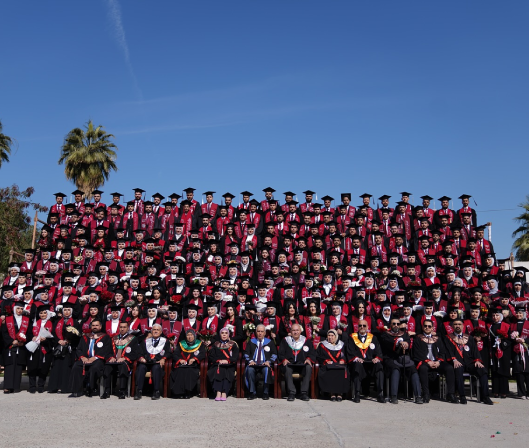 إحتفالية لخريجي طلبة قسم الصيدلة في كلية بغداد للعلوم الطبية الدفعة الواحدة والعشرون